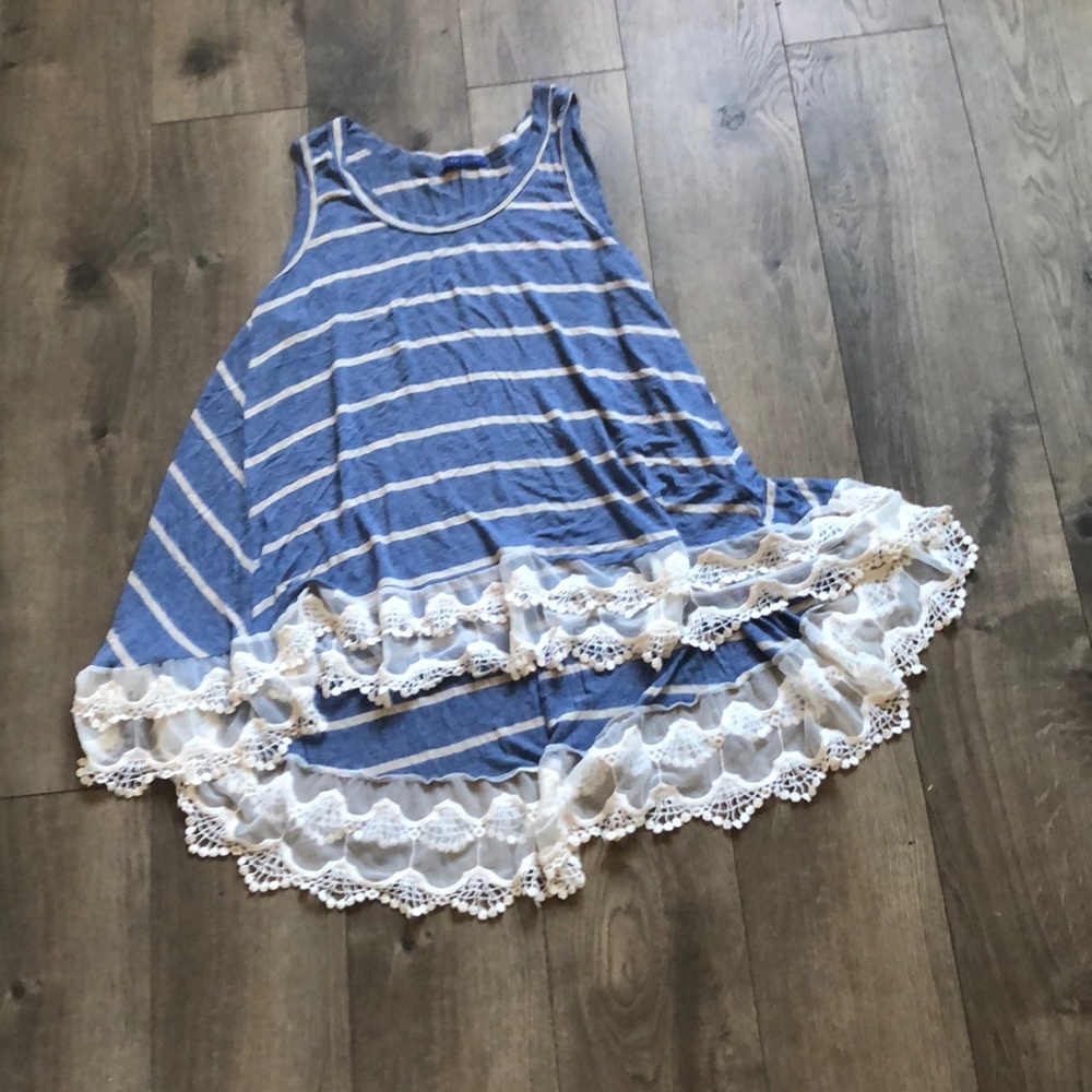 ModCloth hi-low lacy ❤️ top